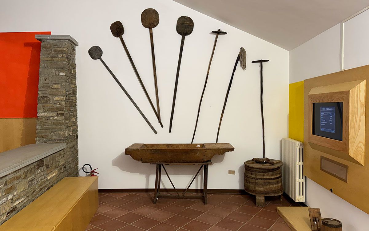 Sala E: particolare attrezzi vita quotidiana